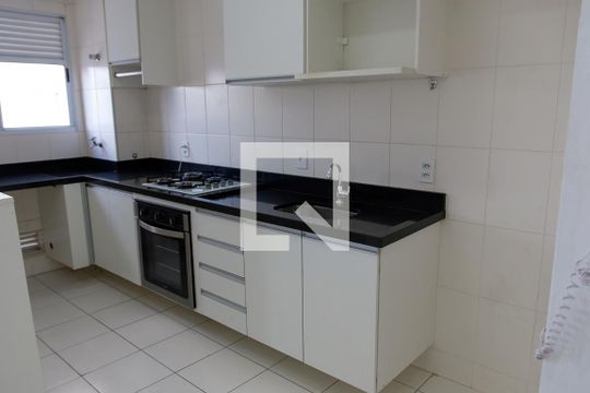 Cozinha de apartamento para alugar com 2 quartos, 47m² em Conceição, Osasco