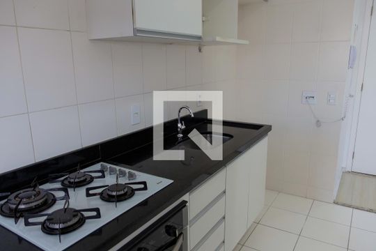 Cozinha de apartamento para alugar com 2 quartos, 47m² em Conceição, Osasco