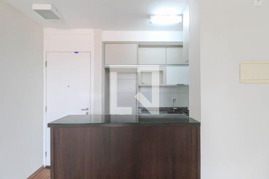 Cozinha de apartamento para alugar com 3 quartos, 59m² em Vila Miami, São Paulo