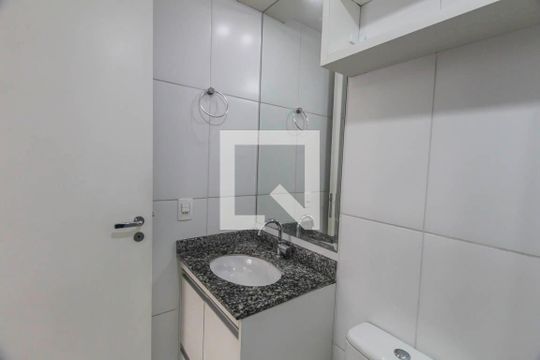 Banheiro da Suíte de apartamento para alugar com 3 quartos, 59m² em Vila Miami, São Paulo
