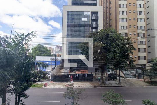 Vista do Quarto de apartamento para alugar com 1 quarto, 34m² em Rebouças, Curitiba