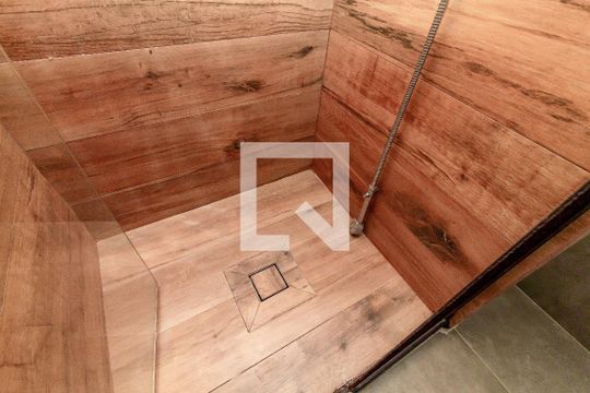 Banheiro de apartamento à venda com 1 quarto, 29m² em Parque Industrial Tomas Edson, São Paulo
