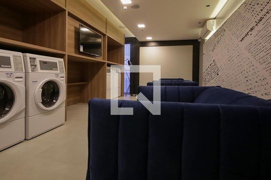 Lavanderia de kitnet/studio para alugar com 1 quarto, 28m² em Rebouças, Curitiba