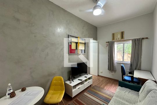 Sala de apartamento para alugar com 1 quarto, 30m² em Santa Teresa, Rio de Janeiro