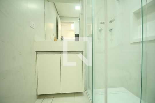 Banheiro de kitnet/studio para alugar com 1 quarto, 31m² em Panamby, São Paulo