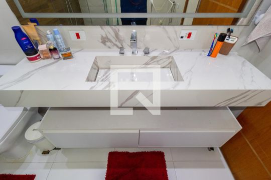 Detalhe Banheiro - Suíte 2 de casa à venda com 4 quartos, 295m² em Água Rasa, São Paulo
