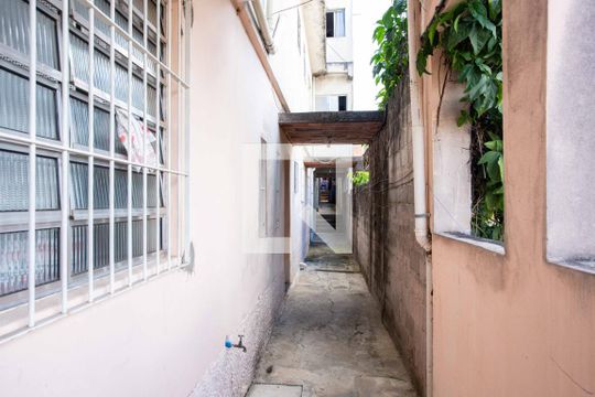 Área comum de casa à venda com 16 quartos, 250m² em Conceição, Diadema