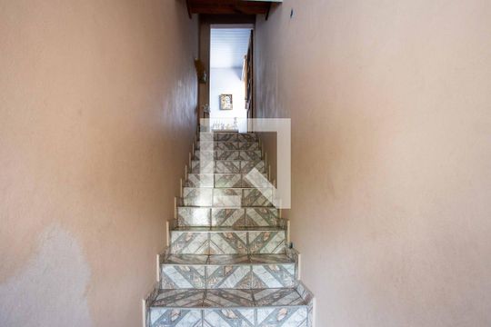 Escada de casa à venda com 16 quartos, 250m² em Conceição, Diadema