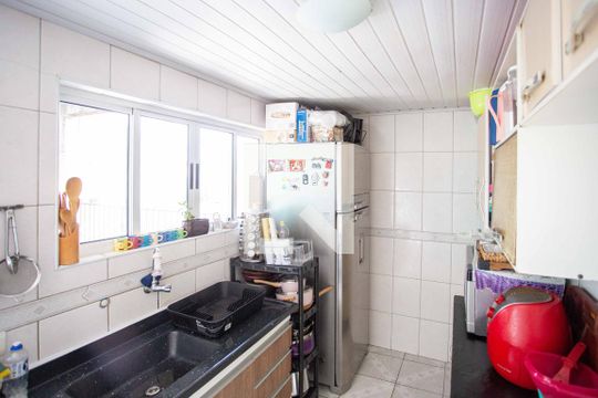 Cozinha Casa 1 de casa à venda com 16 quartos, 250m² em Conceição, Diadema