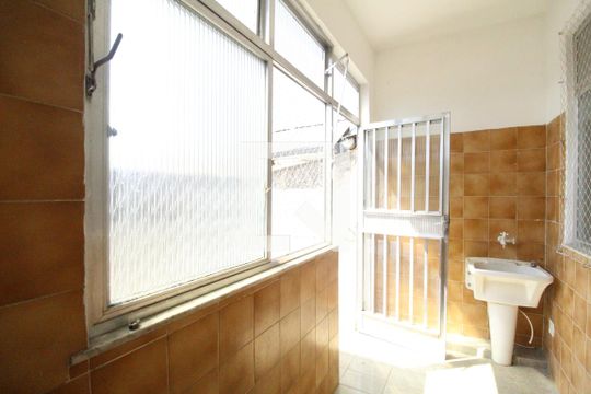Área de serviço de casa de condomínio para alugar com 2 quartos, 72m² em Taquara, Rio de Janeiro