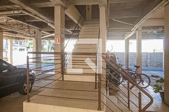 Hall de entrada de apartamento à venda com 3 quartos, 100m² em Glória, Porto Alegre