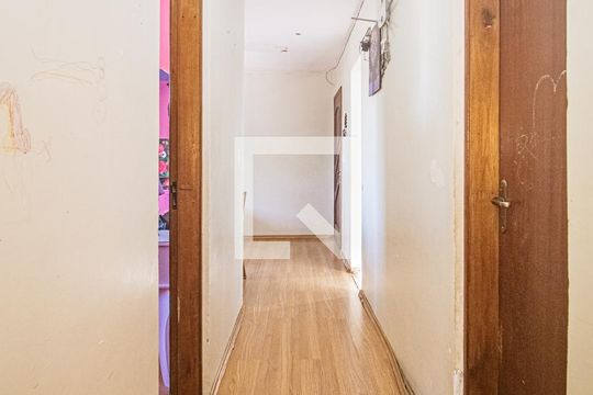 Corredor de apartamento à venda com 3 quartos, 100m² em Glória, Porto Alegre