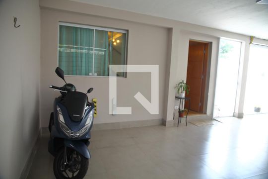 Área comum de casa à venda com 3 quartos, 230m² em Jardim Calux, São Bernardo do Campo