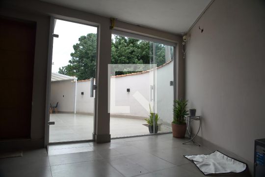 Área comum de casa à venda com 3 quartos, 230m² em Jardim Calux, São Bernardo do Campo