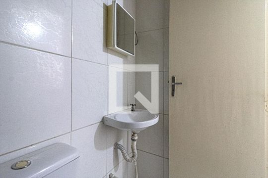 banheiro  de kitnet/studio para alugar com 1 quarto, 20m² em Vila Mariana, São Paulo