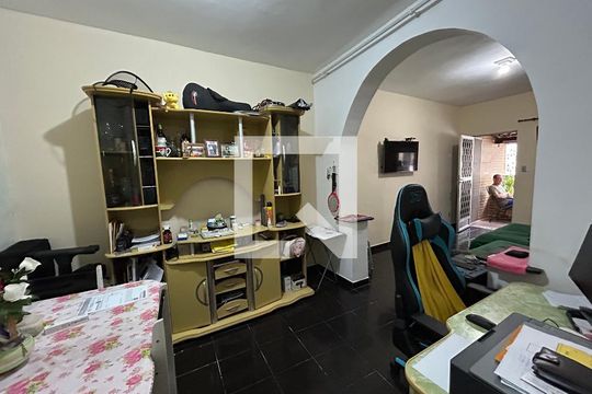Sala de casa à venda com 2 quartos, 118m² em Vaz Lobo, Rio de Janeiro