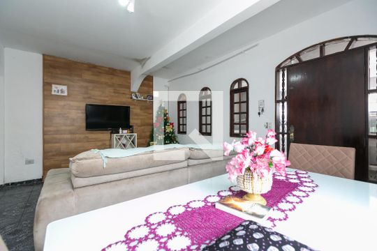 Casa para alugar com 3 quartos, 110m² em Vila Verde, São Paulo