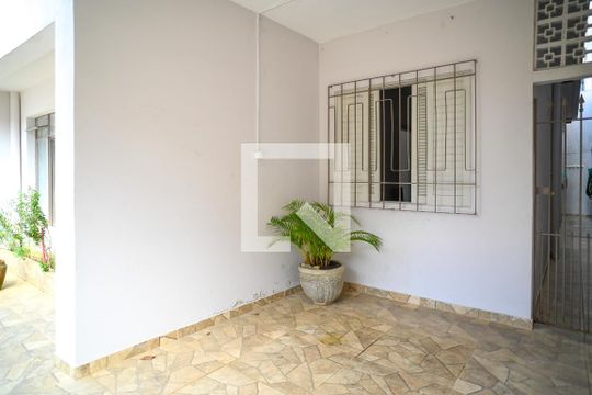 Garagem de casa à venda com 3 quartos, 140m² em Vila Vera, São Paulo