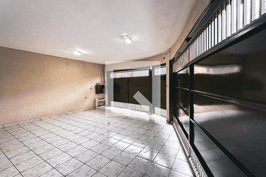 Garagem de casa para alugar com 3 quartos, 120m² em Rio Pequeno, São Paulo