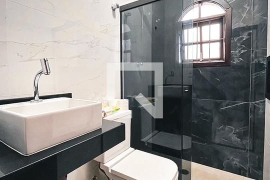 Lavabo de casa para alugar com 3 quartos, 120m² em Rio Pequeno, São Paulo