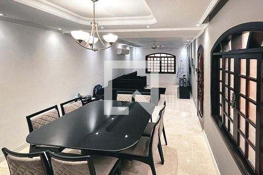 Sala de casa para alugar com 3 quartos, 120m² em Rio Pequeno, São Paulo