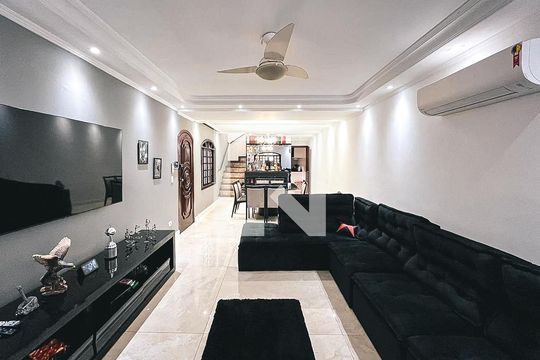 Sala de casa para alugar com 3 quartos, 120m² em Rio Pequeno, São Paulo