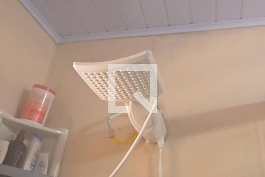 Banheiro Suíte de casa à venda com 2 quartos, 10m² em Harmonia, Canoas