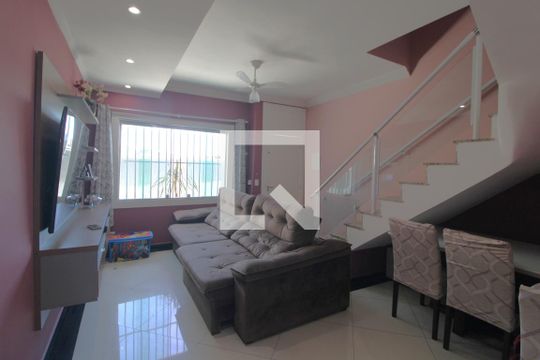Casa de Condomínio para alugar com 2 quartos, 151m² em Vila Marari, São Paulo