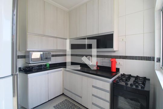 Cozinha de casa de condomínio para alugar com 2 quartos, 151m² em Vila Marari, São Paulo