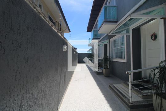 Área comum de casa de condomínio para alugar com 2 quartos, 151m² em Vila Marari, São Paulo
