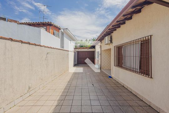 Quintal de casa para alugar com 3 quartos, 450m² em Vila Madalena, São Paulo