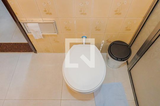 Banheiro da Suíte 2 de casa para alugar com 3 quartos, 450m² em Vila Madalena, São Paulo
