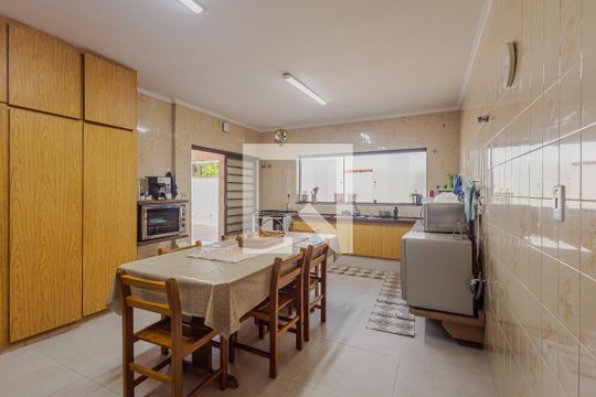 Cozinha de casa para alugar com 3 quartos, 450m² em Vila Madalena, São Paulo
