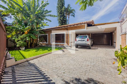Garagem de casa para alugar com 3 quartos, 450m² em Vila Madalena, São Paulo
