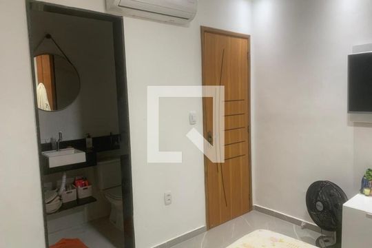 Sala de casa à venda com 2 quartos, 300m² em Brás de Pina, Rio de Janeiro