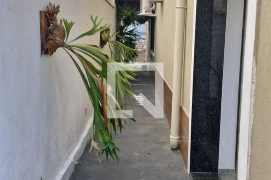 Área Externa de casa à venda com 2 quartos, 300m² em Brás de Pina, Rio de Janeiro