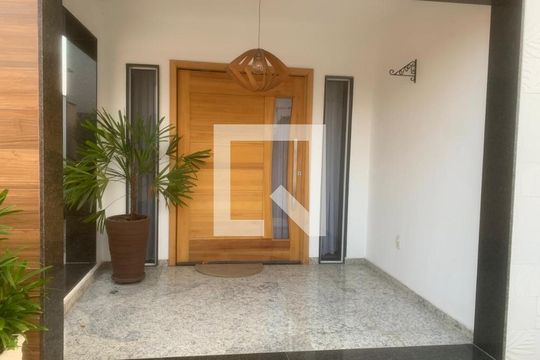 Fachada de casa à venda com 2 quartos, 300m² em Brás de Pina, Rio de Janeiro