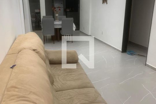 Sala de casa à venda com 2 quartos, 300m² em Brás de Pina, Rio de Janeiro