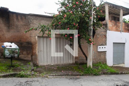 Fachada de casa à venda com 3 quartos, 500m² em Frei Leopoldo, Belo Horizonte