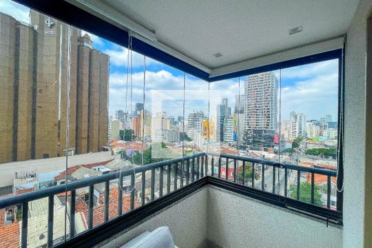 Banheiro de kitnet/studio para alugar com 1 quarto, 35m² em Pinheiros, São Paulo