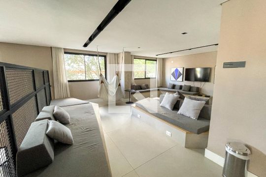 Área comum de kitnet/studio para alugar com 1 quarto, 35m² em Pinheiros, São Paulo