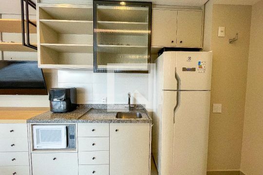 Studio de kitnet/studio para alugar com 1 quarto, 35m² em Pinheiros, São Paulo