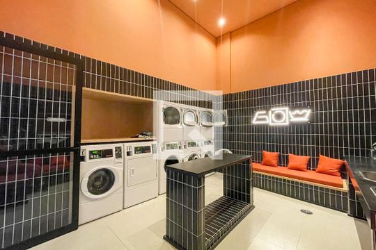 Área comum de kitnet/studio para alugar com 1 quarto, 35m² em Pinheiros, São Paulo