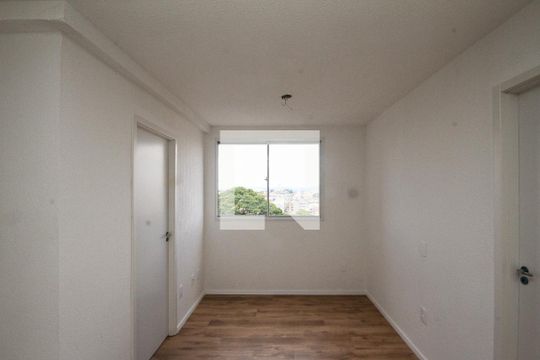 Sala de apartamento para alugar com 2 quartos, 35m² em Jardim Santa Adelia, São Paulo