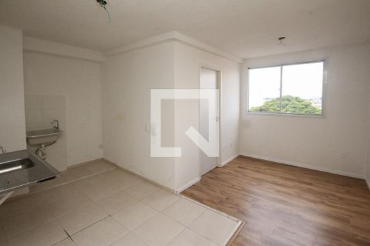 Sala de apartamento para alugar com 2 quartos, 35m² em Jardim Santa Adelia, São Paulo