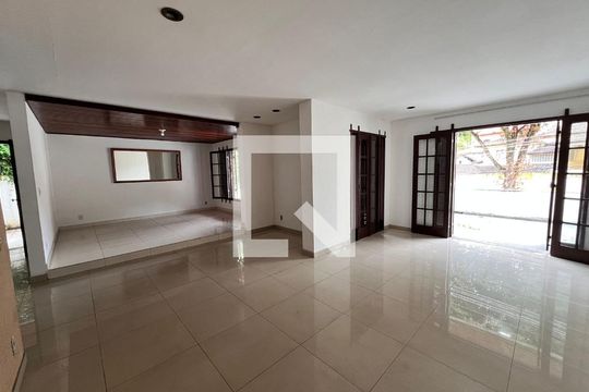 Sala de casa à venda com 5 quartos, 610m² em Freguesia (jacarepaguá), Rio de Janeiro