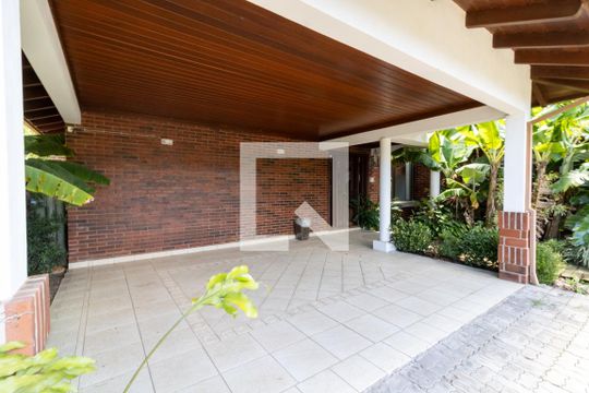 Garagem de casa de condomínio para alugar com 5 quartos, 500m² em Chapéu do Sol, Porto Alegre