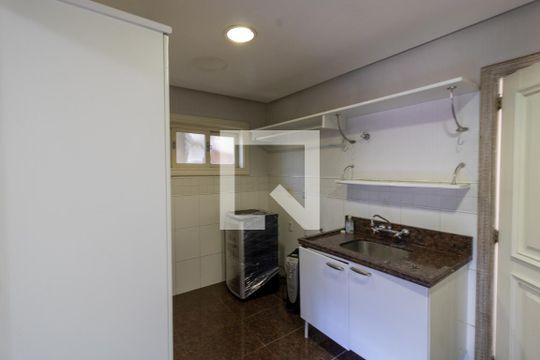 Área de Serviço de casa de condomínio para alugar com 5 quartos, 500m² em Chapéu do Sol, Porto Alegre