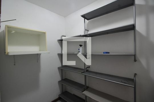 Almoxarifado de casa de condomínio para alugar com 4 quartos, 200m² em Jacarepaguá, Rio de Janeiro