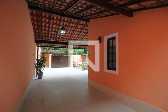 Garagem de casa de condomínio para alugar com 4 quartos, 200m² em Jacarepaguá, Rio de Janeiro